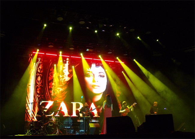 如何租賃舞臺(tái)LED顯示屏?租賃LED顯示屏要注意哪些? 如何租賃舞臺(tái)LED顯示屏?租賃LED顯示屏要注意哪些?